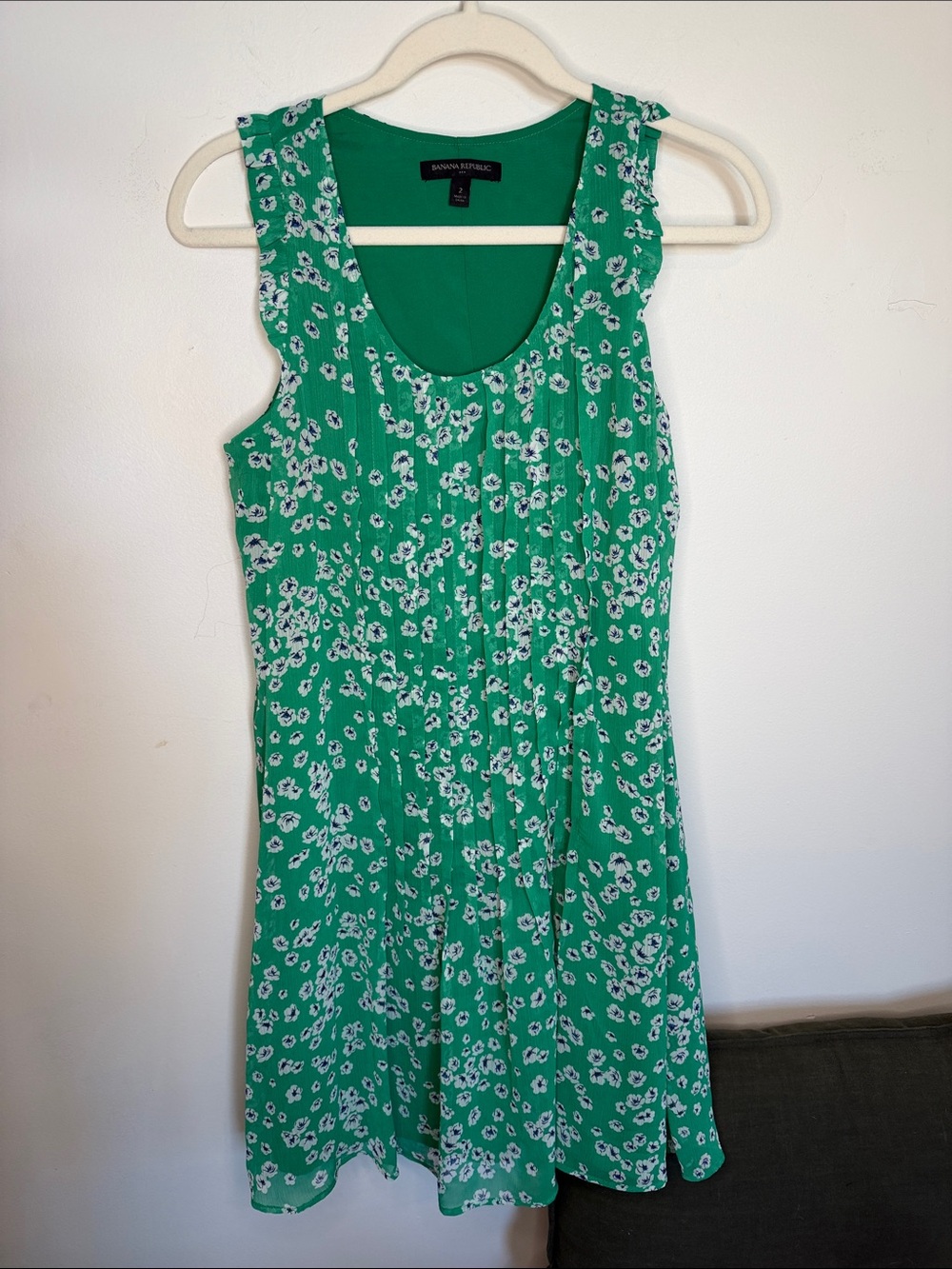 Banana Republic Green Floral Pleated Midi Dress - Picture 2 of 6